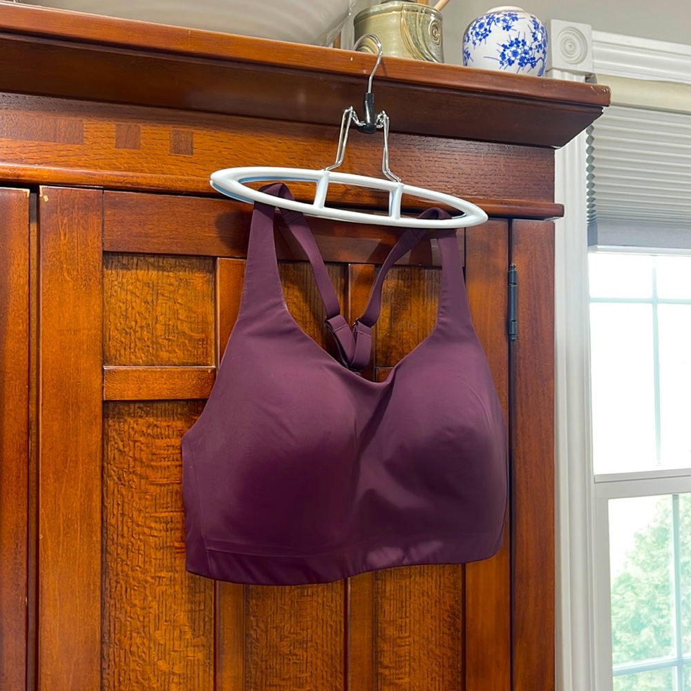 Athleta Advance sports bra. Strong support. Beautiful plum color. 38D